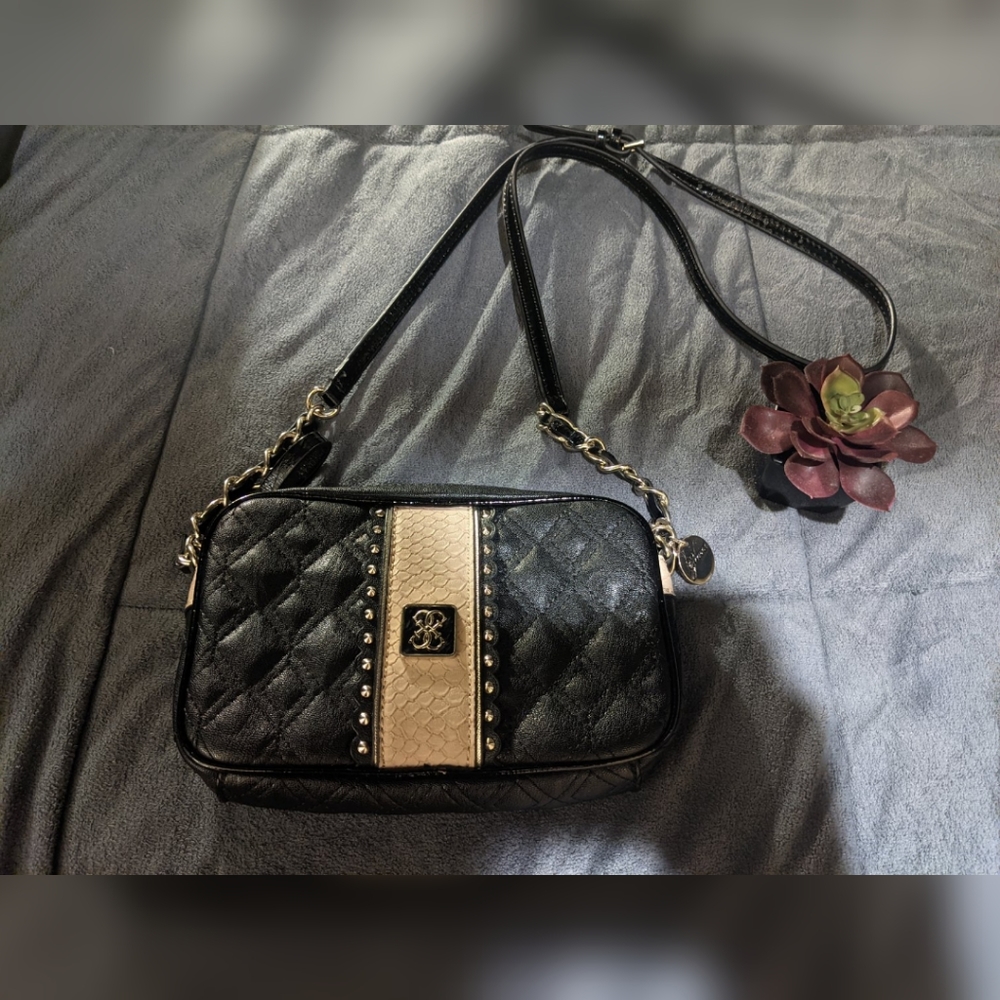 Guess crossbody purse